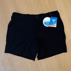 NWT Columbia Women's Black Coral Point III Shorts size 16